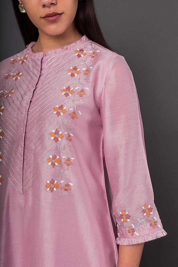 Lilac Embroidered Kurta Set by Shikha Mehta at Pernia's Pop Up Shop