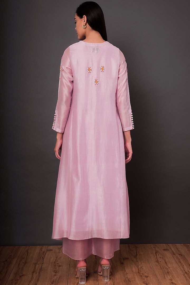 Lilac Embroidered Side Panelled Kurta Set by Shikha Mehta at Pernia's Pop Up Shop