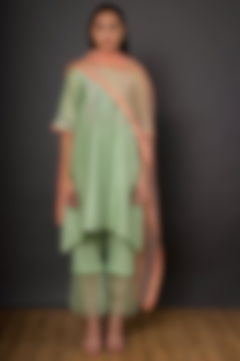 Green Embroidered Kurta Set by Shikha Mehta