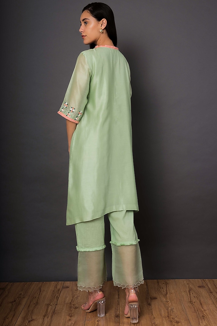Green Embroidered Kurta Set by Shikha Mehta at Pernia's Pop Up Shop