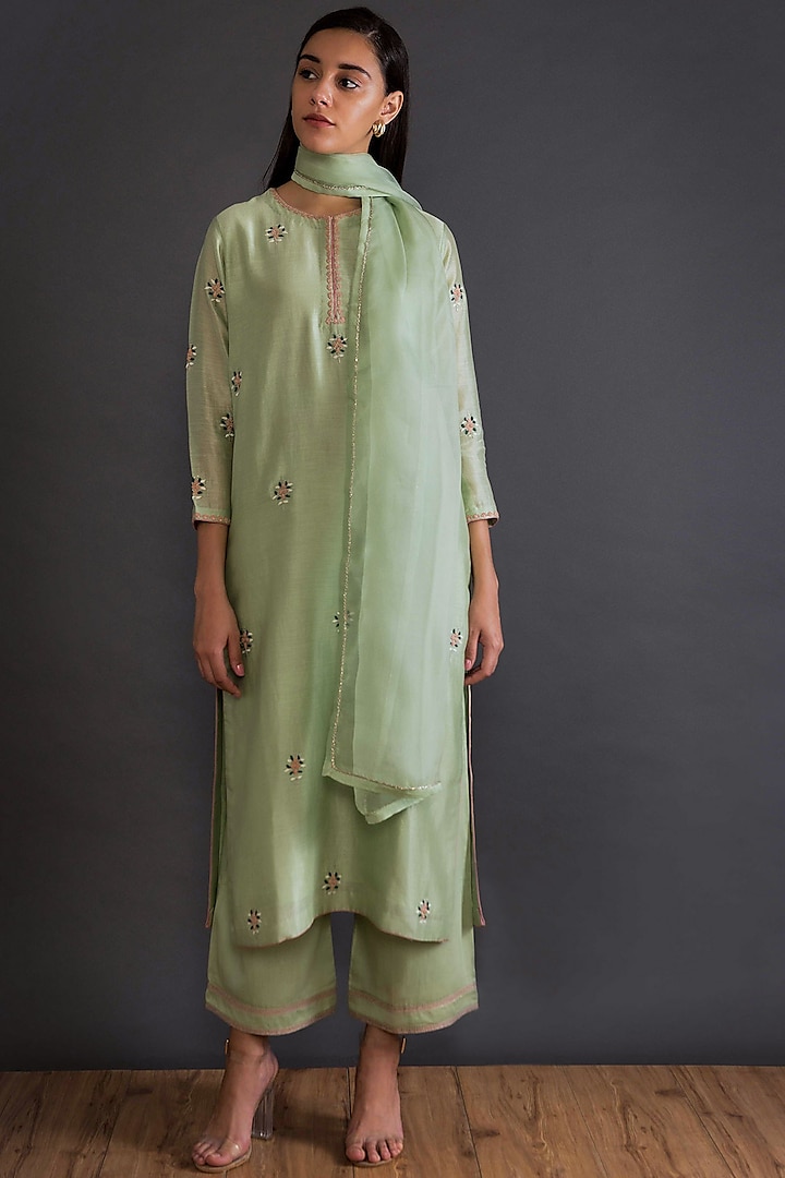 Green Zari Embroidered Kurta Set by Shikha Mehta at Pernia's Pop Up Shop