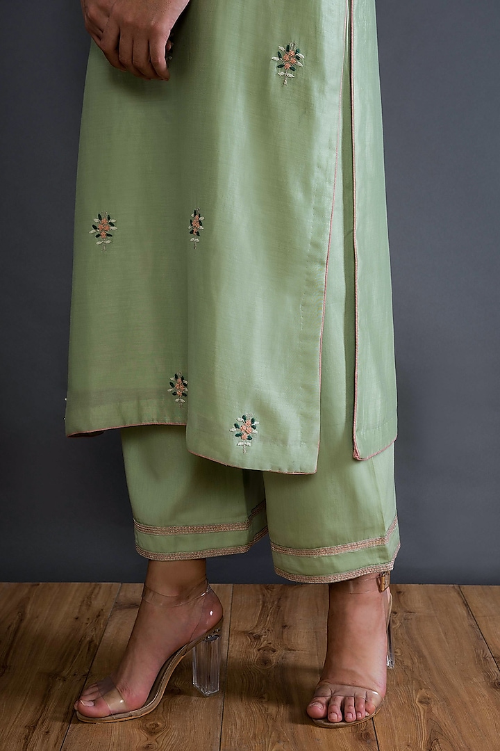 Green Zari Embroidered Kurta Set by Shikha Mehta at Pernia's Pop Up Shop