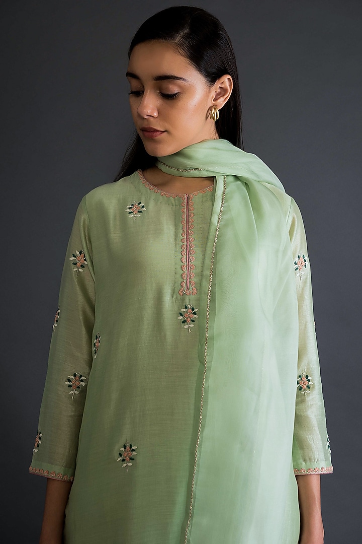 Green Zari Embroidered Kurta Set by Shikha Mehta at Pernia's Pop Up Shop