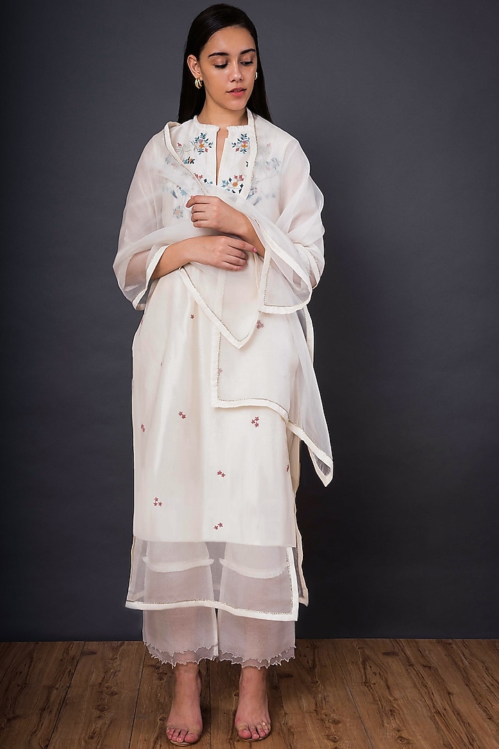 Ivory Embroidered Kurta Set by Shikha Mehta at Pernia's Pop Up Shop