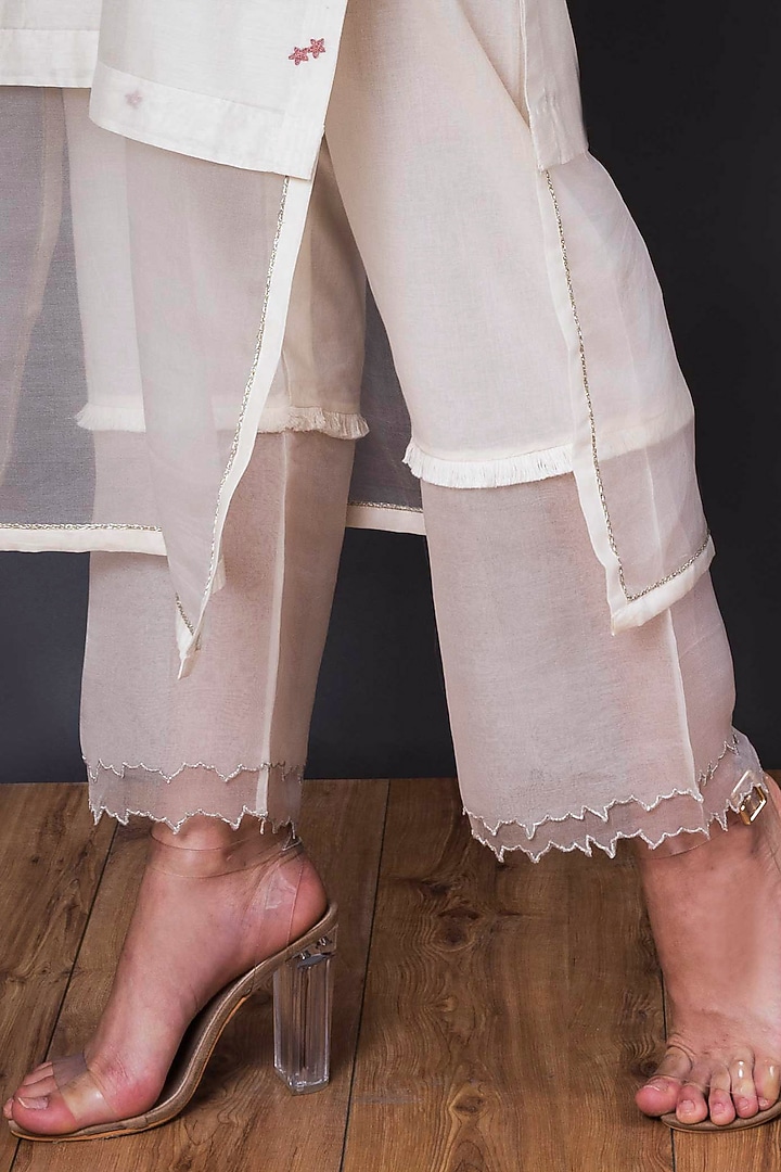 Ivory Embroidered Kurta Set by Shikha Mehta at Pernia's Pop Up Shop