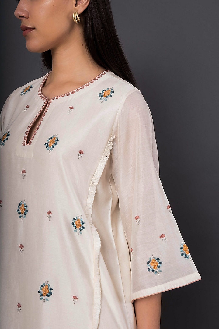 Ivory Zari Embroidered Kurta Set by Shikha Mehta at Pernia's Pop Up Shop