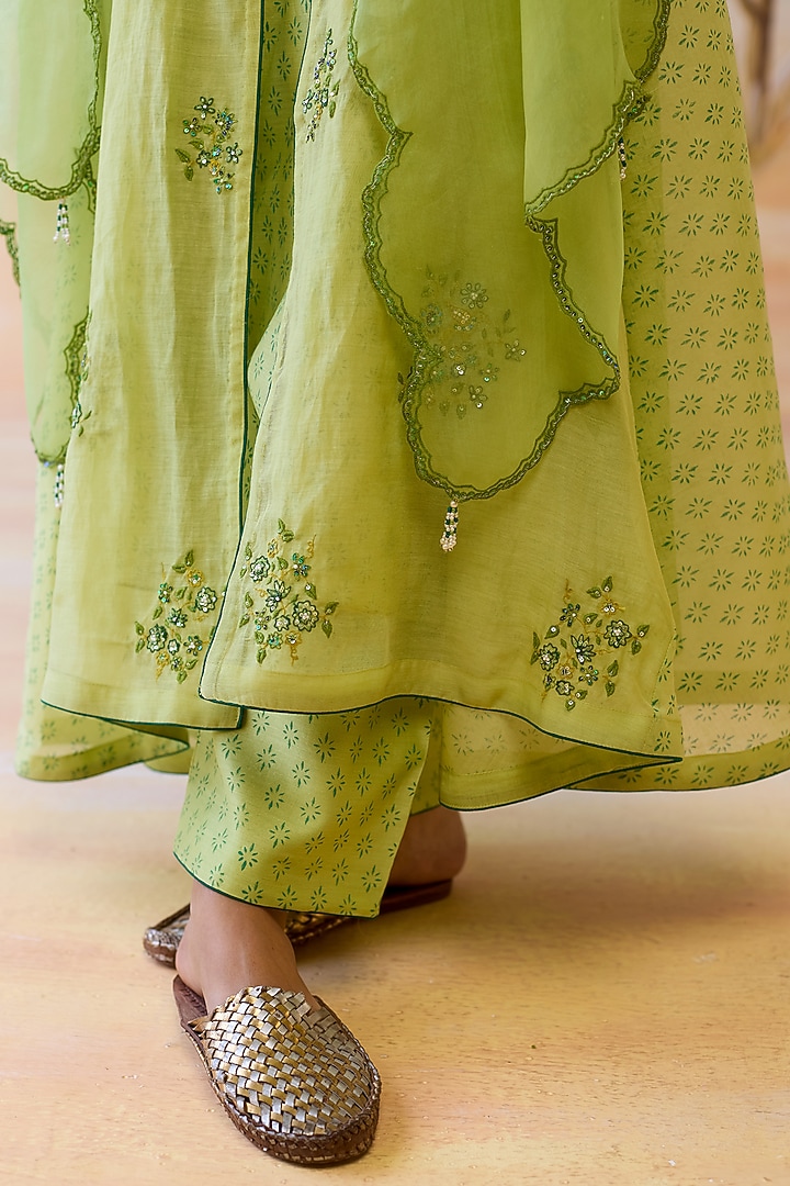 Green Mul Chanderi Hand Embroidered & Block Printed Kurta Set by Shikha Mehta at Pernia's Pop Up Shop