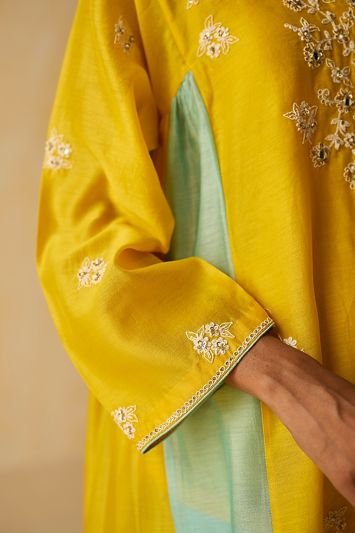 Yellow Silk Chanderi Thread Embroidered Kurta Set by Shikha Mehta at Pernia's Pop Up Shop