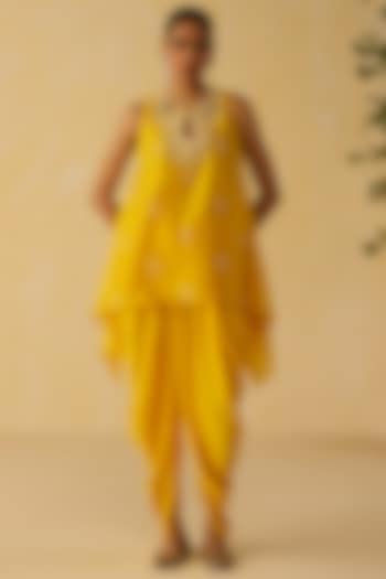 Yellow Silk Chanderi Embroidered Kurta Set by Shikha Mehta at Pernia's Pop Up Shop