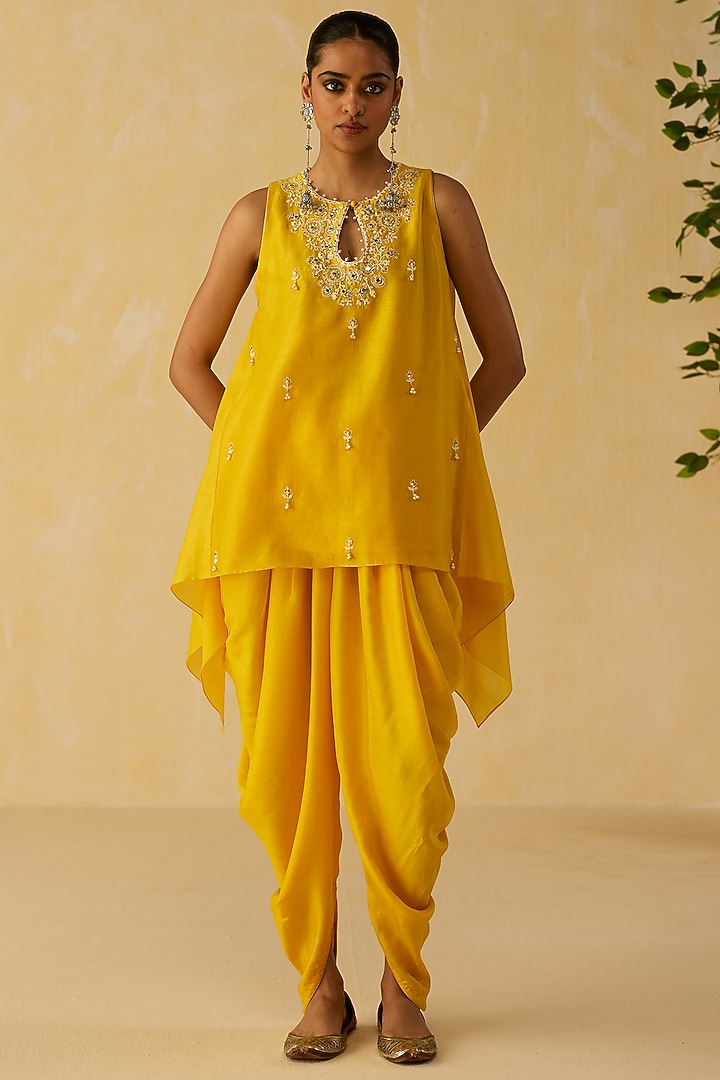 Yellow Silk Chanderi Embroidered Kurta Set by Shikha Mehta at Pernia's Pop Up Shop