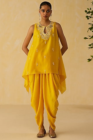 Yellow Silk Chanderi Embroidered Kurta Set by Shikha Mehta