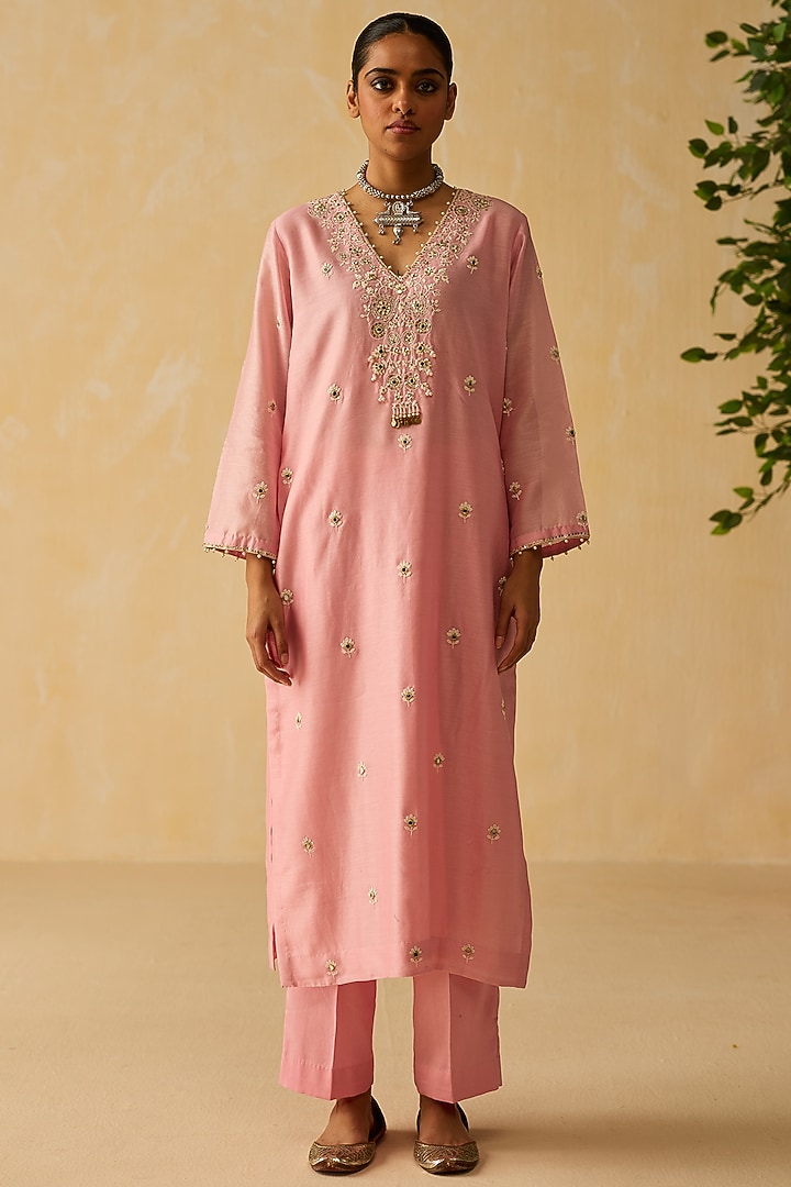 Lilac Silk Chanderi Embroidered Kurta Set by Shikha Mehta at Pernia's Pop Up Shop