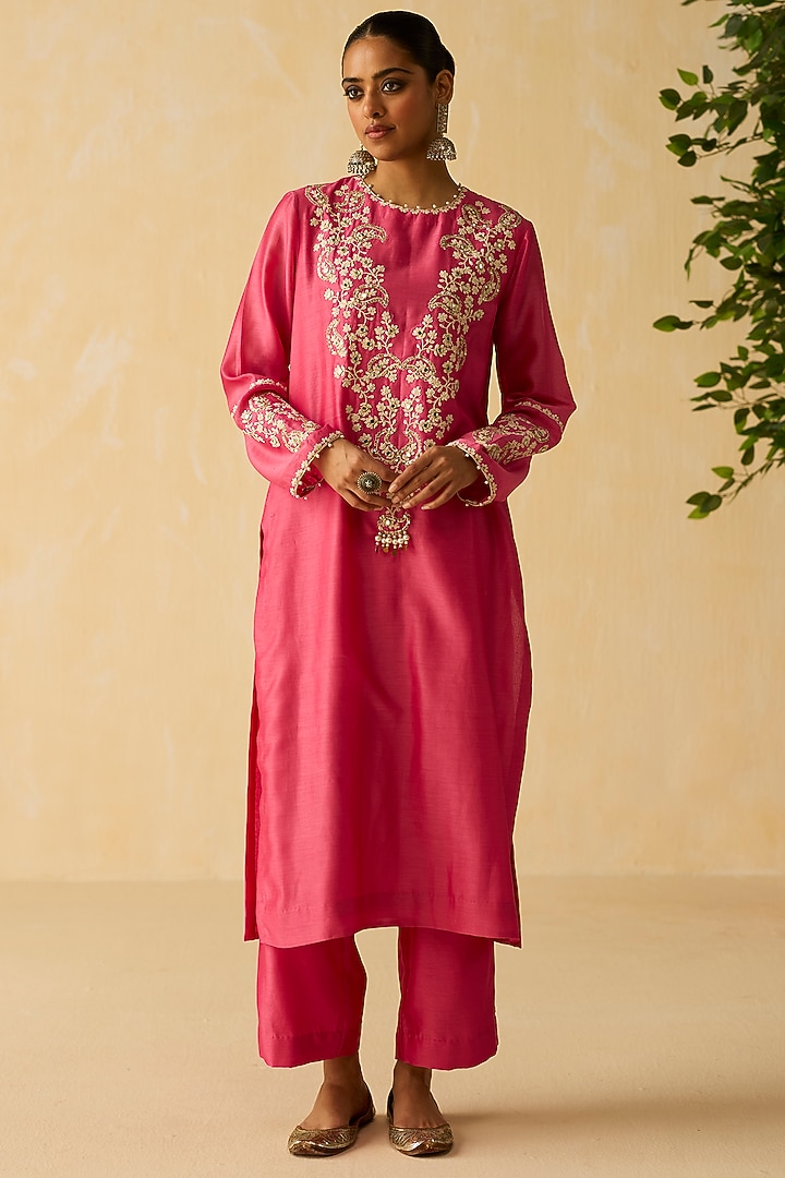 Pink Silk Chanderi Thread Embroidered Kurta Set by Shikha Mehta at Pernia's Pop Up Shop