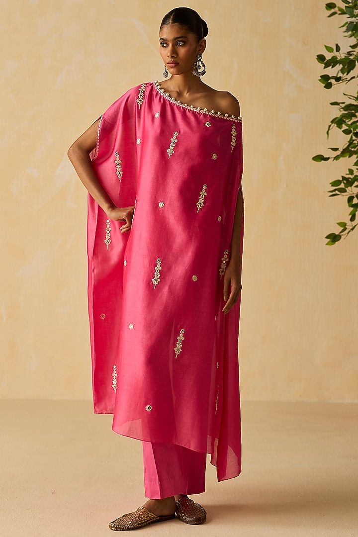 Pink Silk Chanderi Embroidered Off-Shoulder Kaftan Set by Shikha Mehta at Pernia's Pop Up Shop