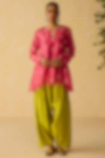 Pink Silk Chanderi Embroidered Kurta Set by Shikha Mehta at Pernia's Pop Up Shop