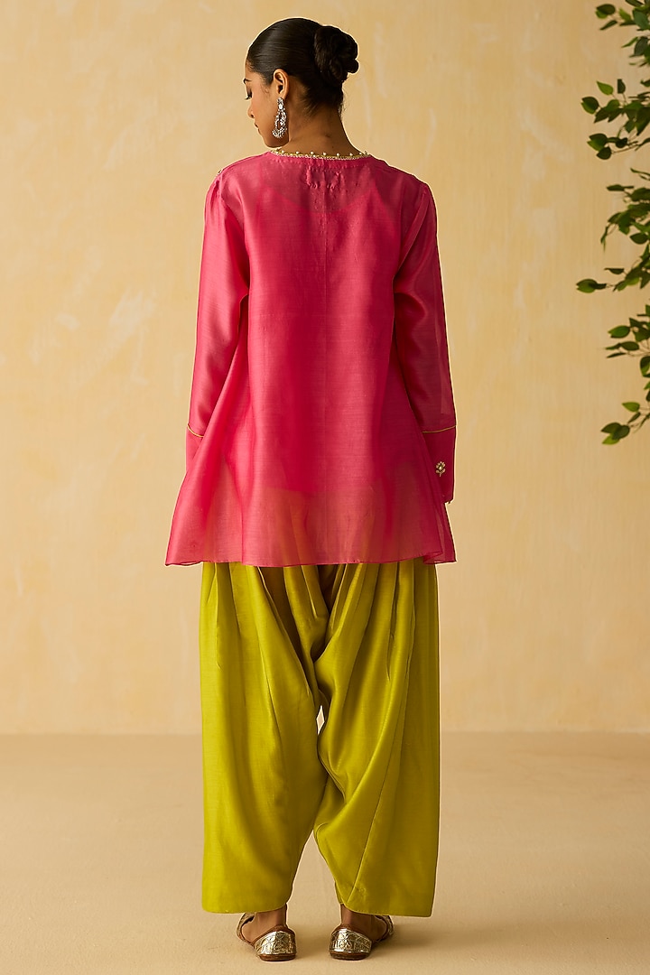 Pink Silk Chanderi Embroidered Kurta Set by Shikha Mehta at Pernia's Pop Up Shop