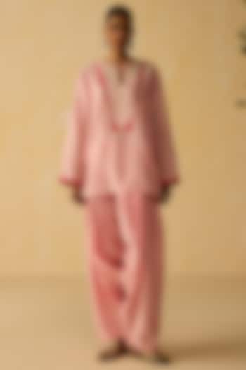 Lilac Silk Chanderi Embroidered Kurta Set by Shikha Mehta at Pernia's Pop Up Shop