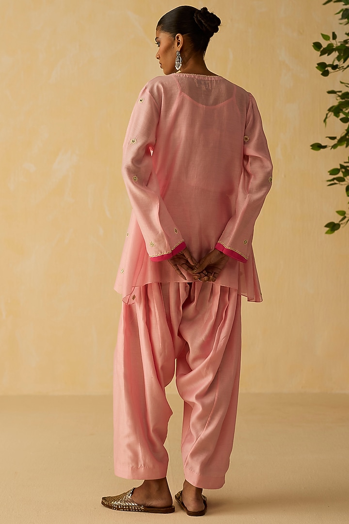 Lilac Silk Chanderi Embroidered Kurta Set by Shikha Mehta at Pernia's Pop Up Shop