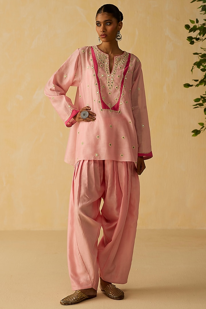 Lilac Silk Chanderi Embroidered Kurta Set by Shikha Mehta at Pernia's Pop Up Shop