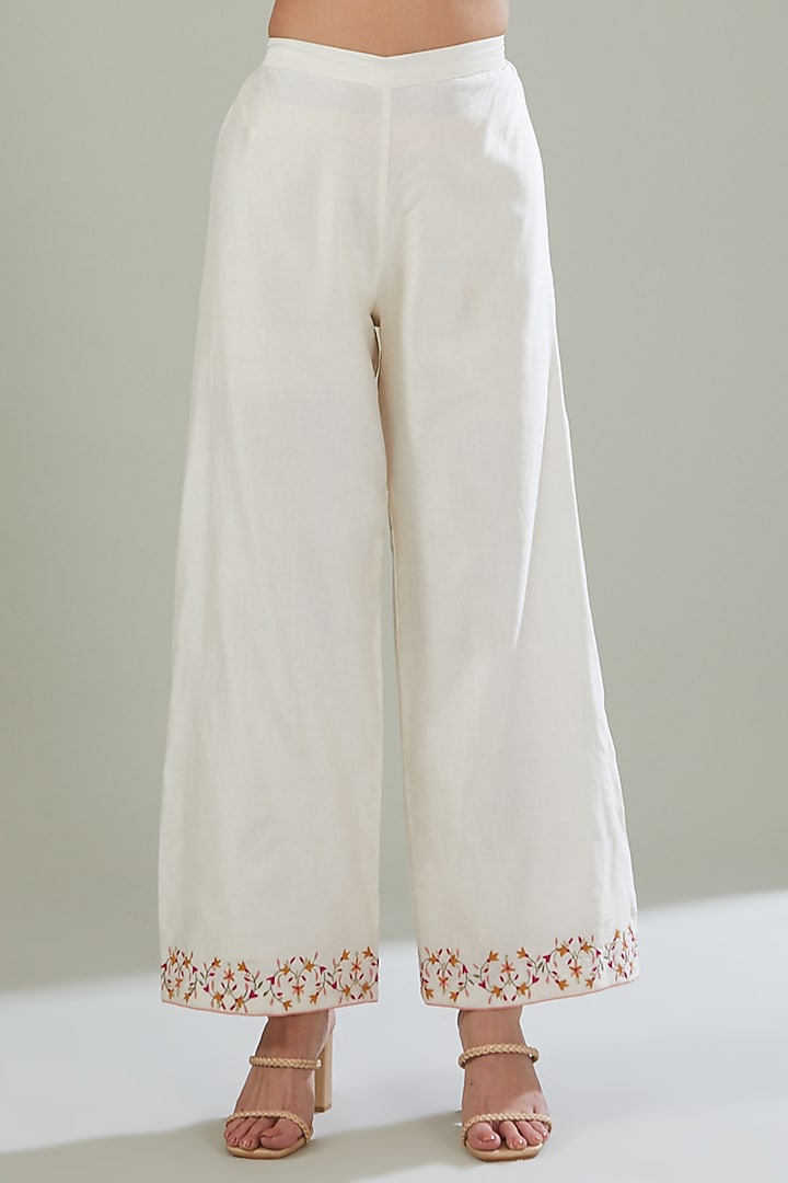 Ivory Silk Chanderi Embroidered Kurta Set by Shikha Mehta at Pernia's Pop Up Shop