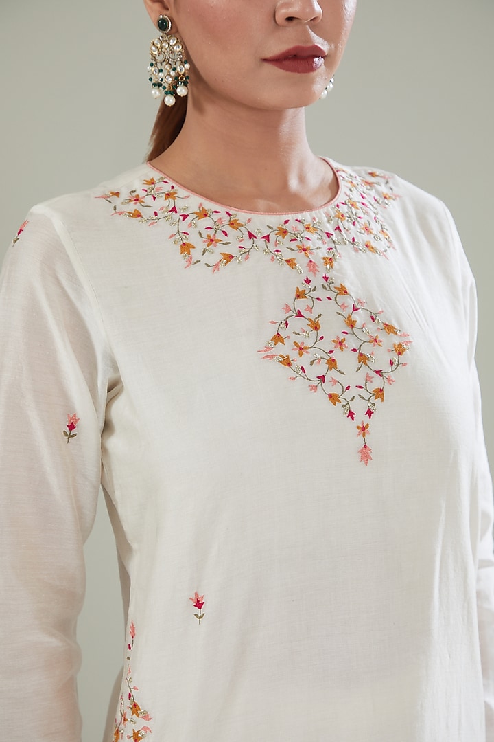Ivory Silk Chanderi Embroidered Kurta Set by Shikha Mehta at Pernia's Pop Up Shop