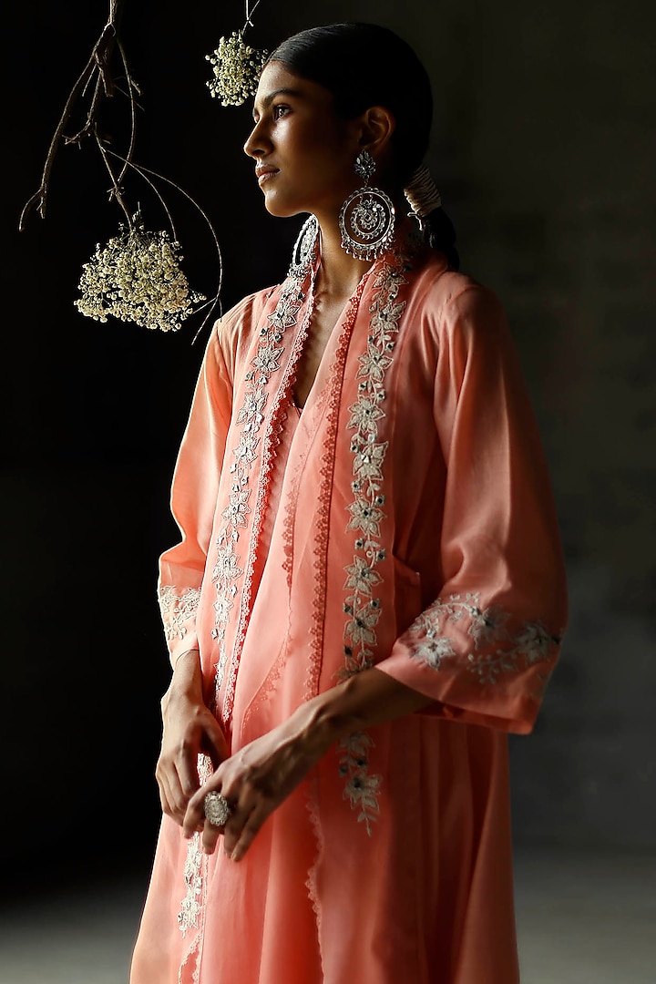 Coral Embroidered Kurta Set by Shikha Mehta at Pernia's Pop Up Shop