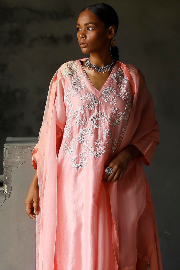 Soft Pink Kurta Set With Embroidered by Shikha Mehta at Pernia's Pop Up Shop