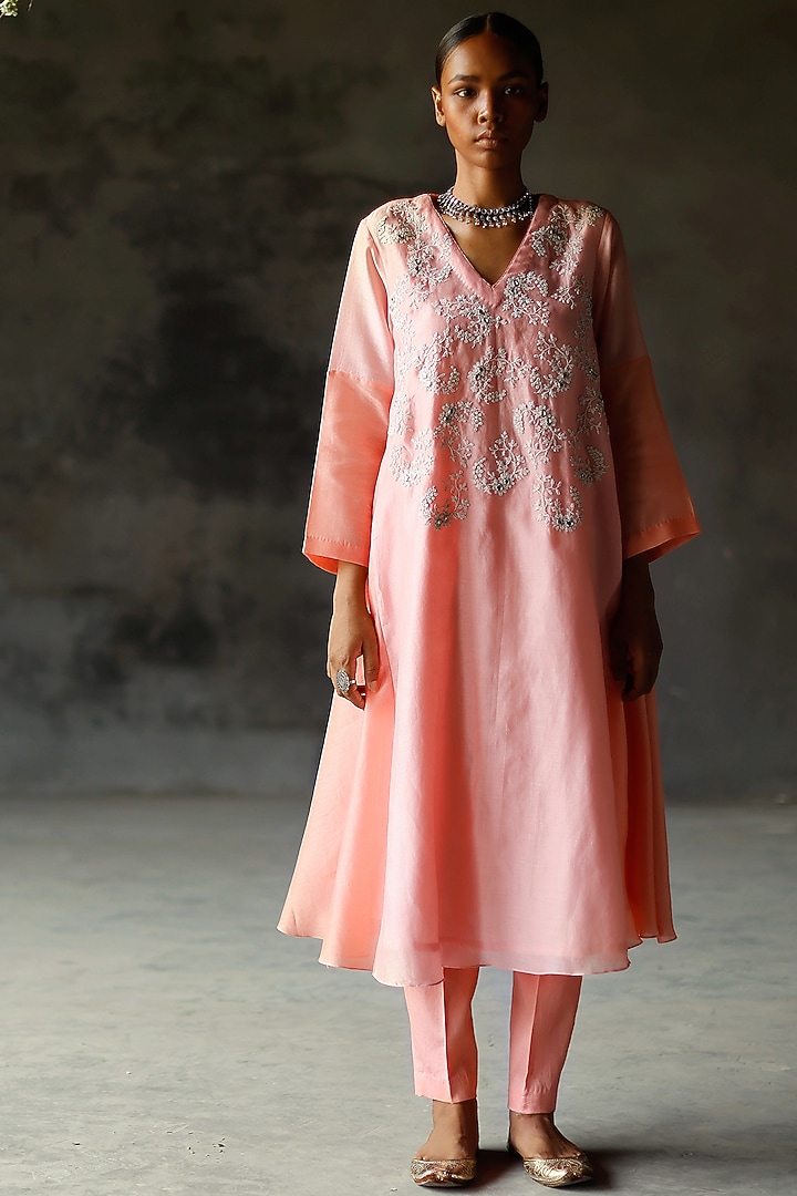 Soft Pink Kurta Set With Embroidered by Shikha Mehta at Pernia's Pop Up Shop