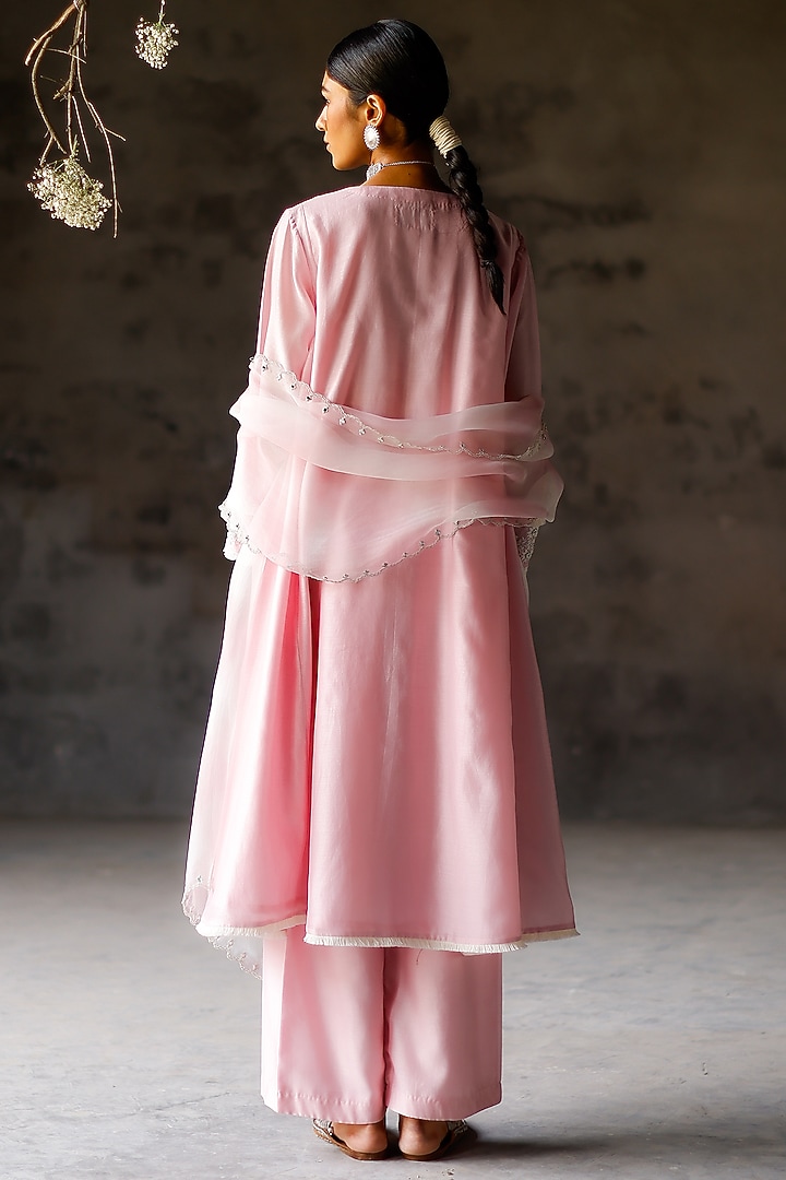 Lilac Embroidered Kurta Set by Shikha Mehta at Pernia's Pop Up Shop