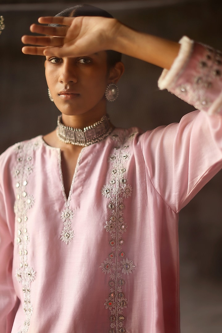 Lilac Embroidered Kurta Set by Shikha Mehta at Pernia's Pop Up Shop
