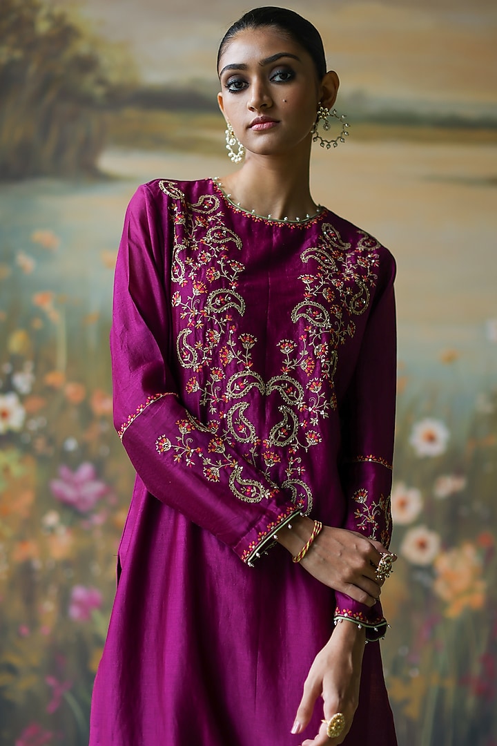 Aubergine Silk Chanderi Thread Hand Embroidered Straight Kurta Set by Shikha Mehta at Pernia's Pop Up Shop
