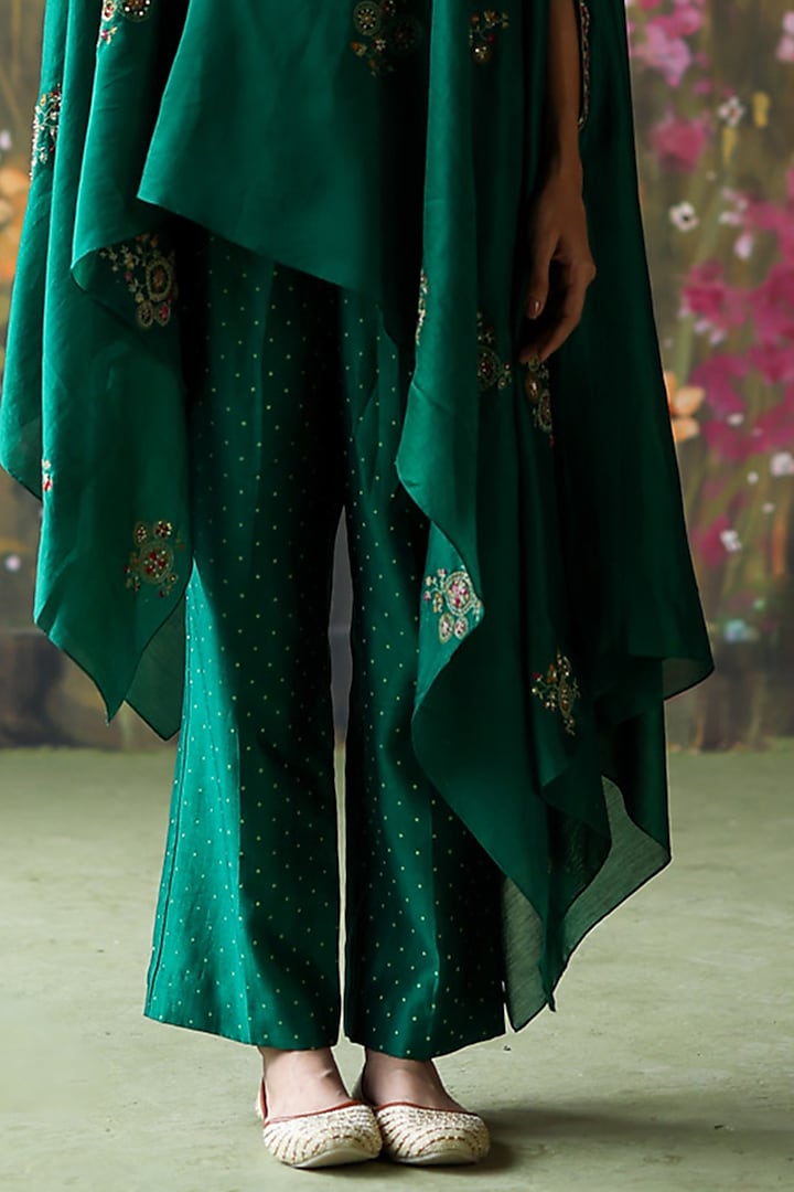 Emerald Green Silk Chanderi Thread Hand Embroidered Kaftan Set by Shikha Mehta at Pernia's Pop Up Shop