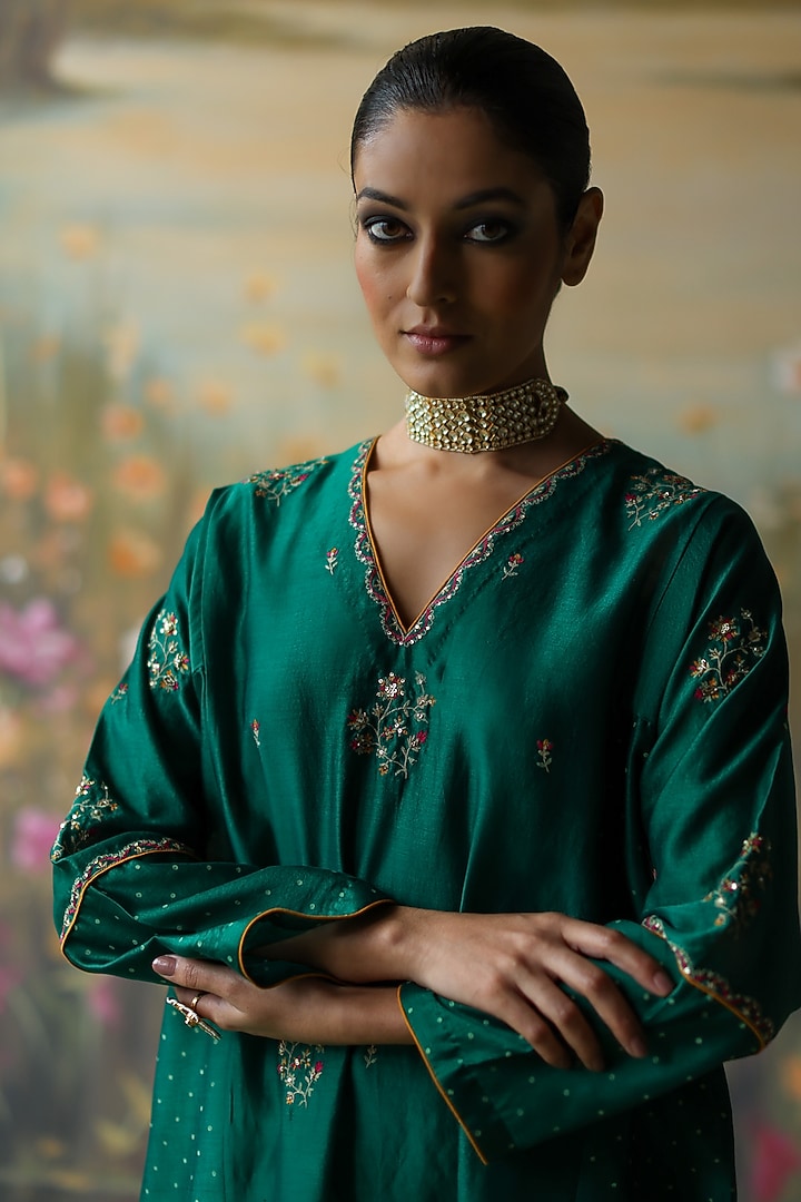 Emerald Green Silk Chanderi Thread Hand Embroidered Kurta Set by Shikha Mehta at Pernia's Pop Up Shop