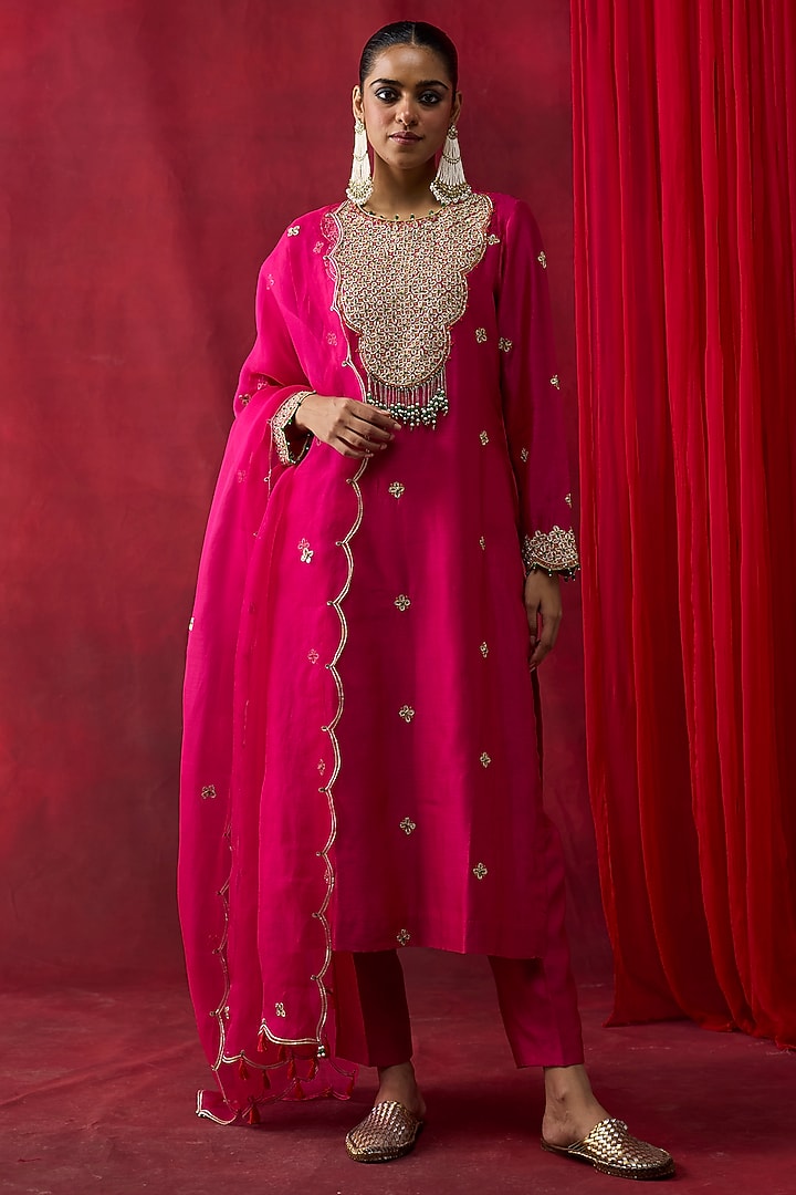 Pink Silk Chanderi Thread Hand Embroidered Kurta Set by Shikha Mehta at Pernia's Pop Up Shop