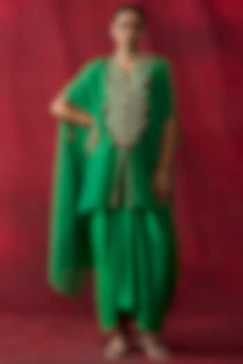 Green Thin Chanderi Thread Hand Embroidered Cape Set by Shikha Mehta at Pernia's Pop Up Shop