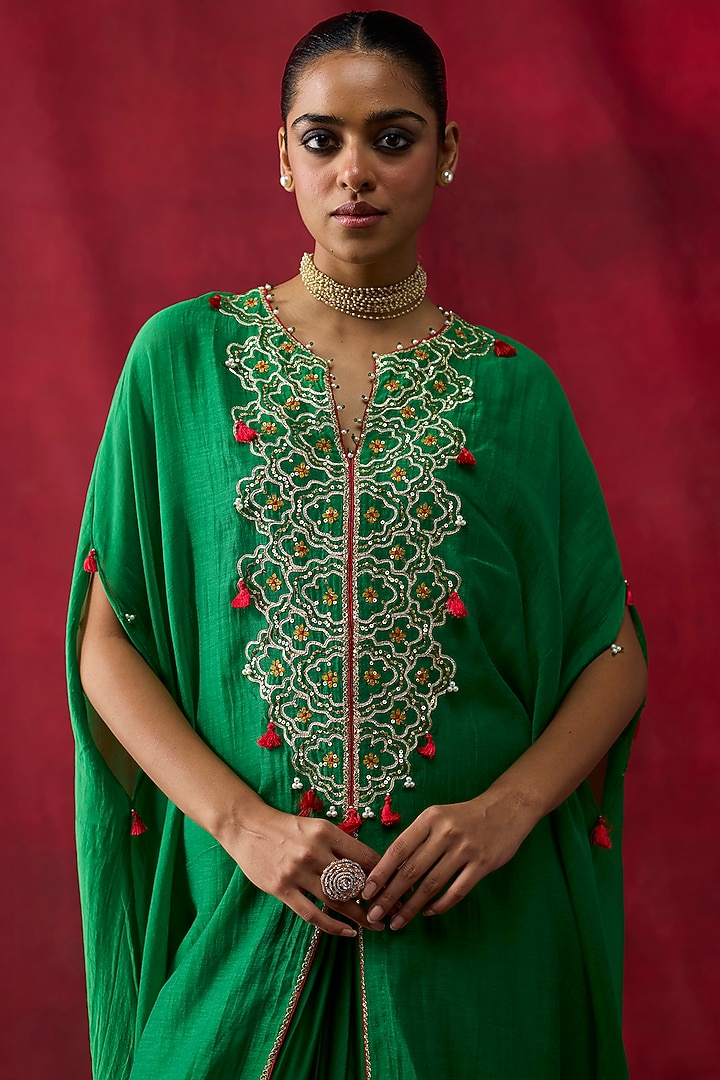 Green Thin Chanderi Thread Hand Embroidered Cape Set by Shikha Mehta at Pernia's Pop Up Shop