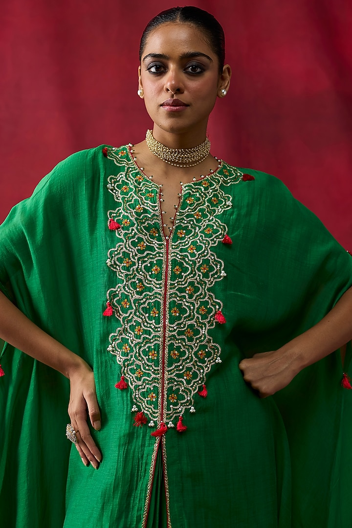 Green Thin Chanderi Thread Hand Embroidered Cape Set by Shikha Mehta at Pernia's Pop Up Shop