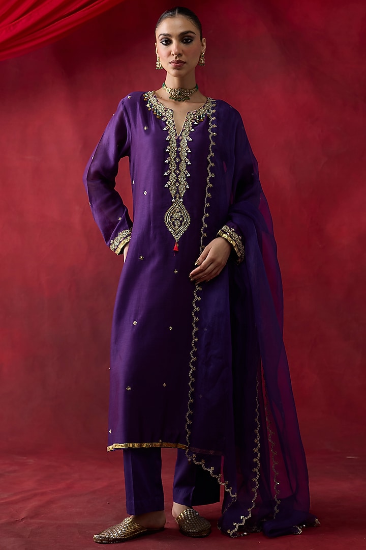 Purple Silk Chanderi Thread Hand Embroidered Kurta Set by Shikha Mehta at Pernia's Pop Up Shop
