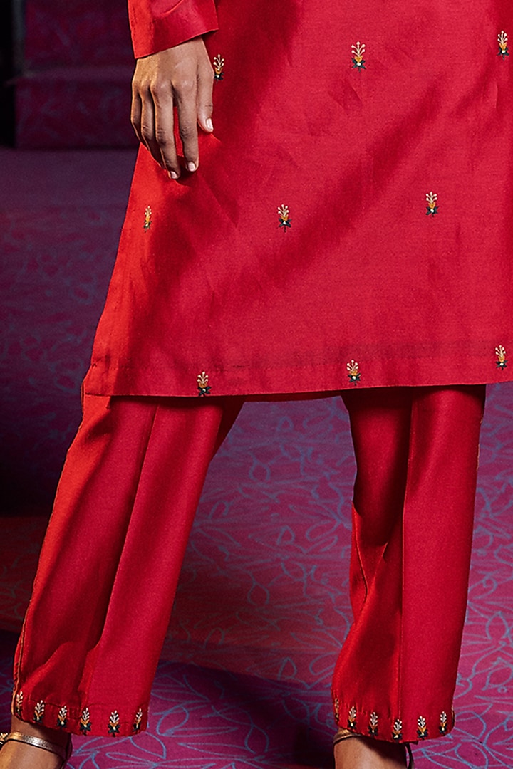 Berry Red Embroidered Kurta Set by Shikha Mehta at Pernia's Pop Up Shop