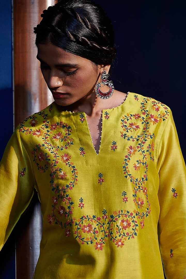 Lime Yellow Thread Embroidered Kurta Set by Shikha Mehta at Pernia's Pop Up Shop