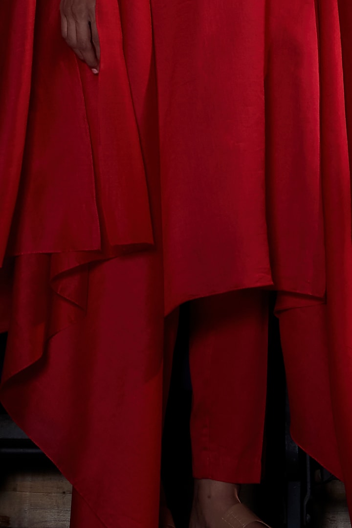 Berry Red Embroidered Kaftan Set by Shikha Mehta at Pernia's Pop Up Shop