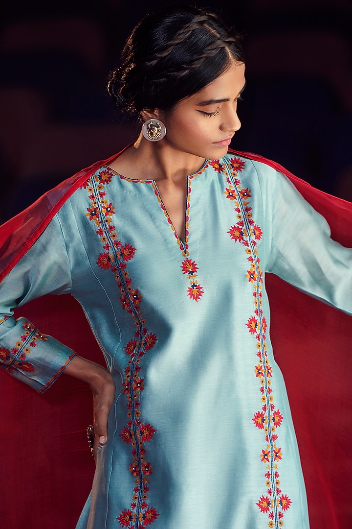 Powder Blue Thread Embroidered Kurta Set by Shikha Mehta at Pernia's Pop Up Shop