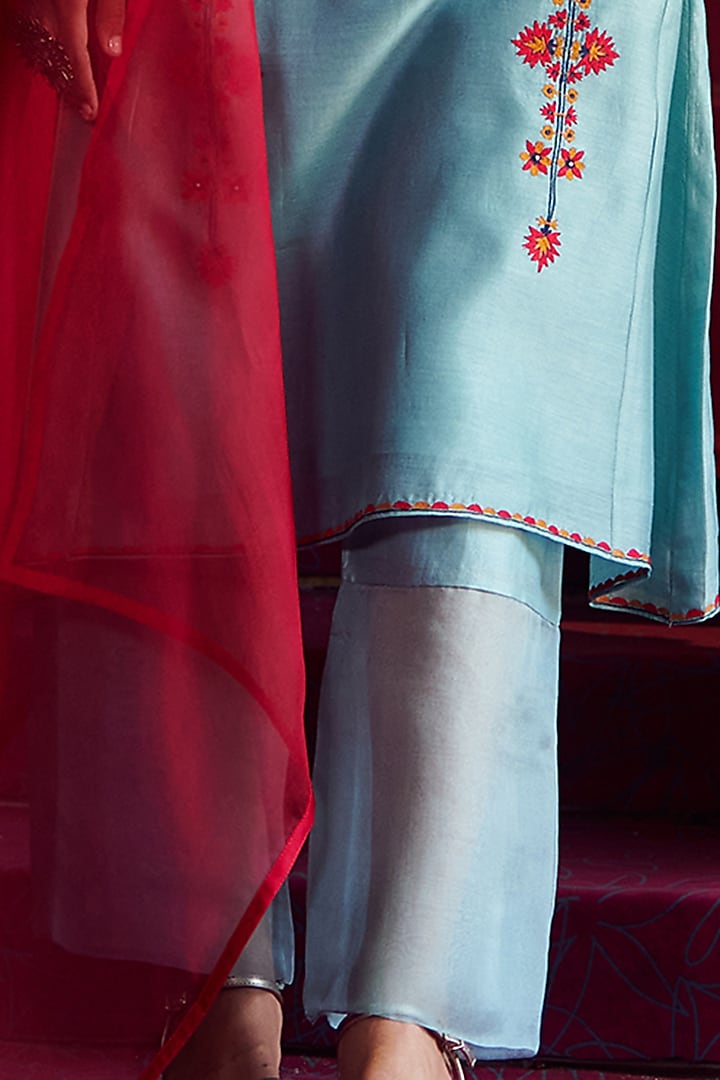 Powder Blue Thread Embroidered Kurta Set by Shikha Mehta at Pernia's Pop Up Shop