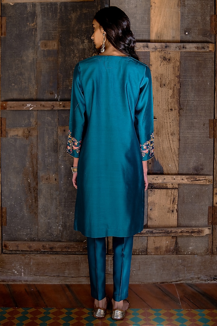 Teal Embroidered Kurta Set by Shikha Mehta at Pernia's Pop Up Shop