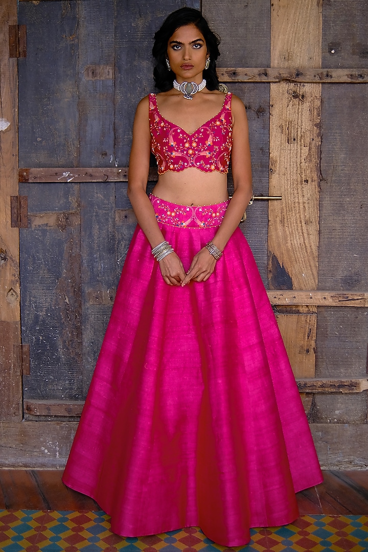 Pink Embroidered Wedding Lehenga Set by Shikha Mehta at Pernia's Pop Up Shop