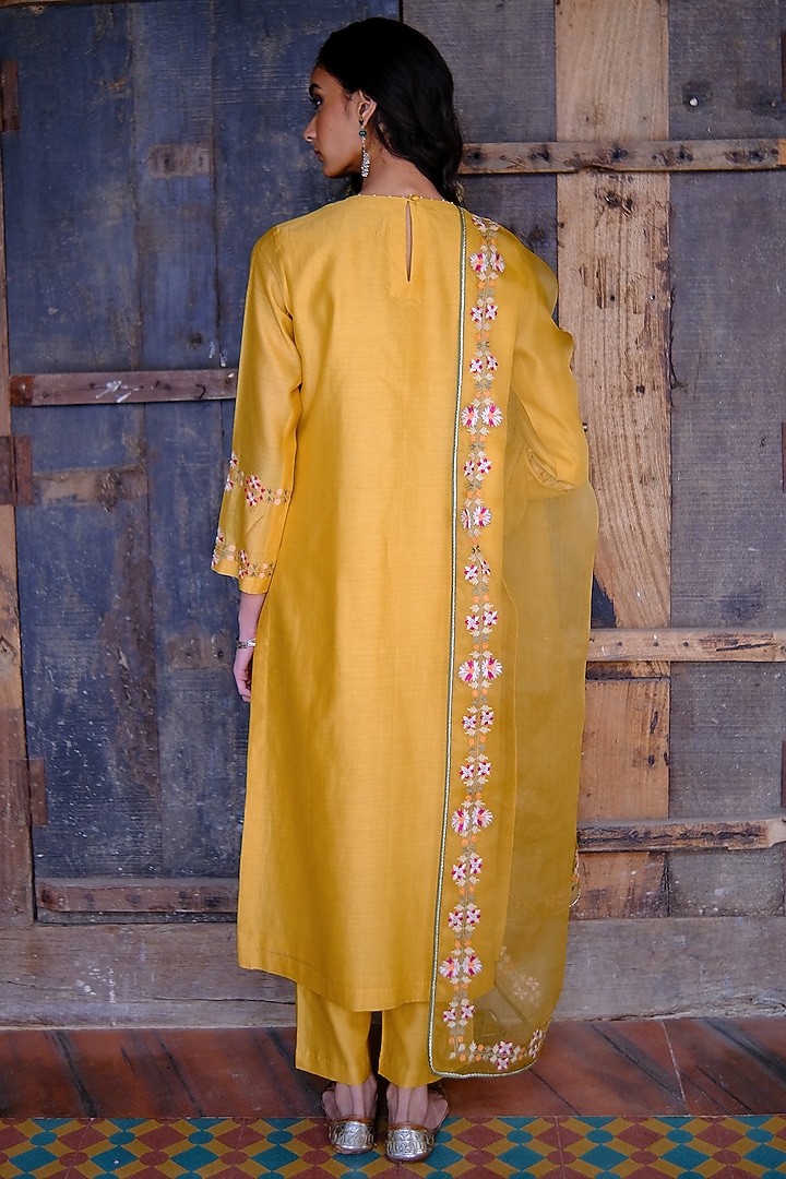 Yellow Embroidered Kurta Set by Shikha Mehta at Pernia's Pop Up Shop