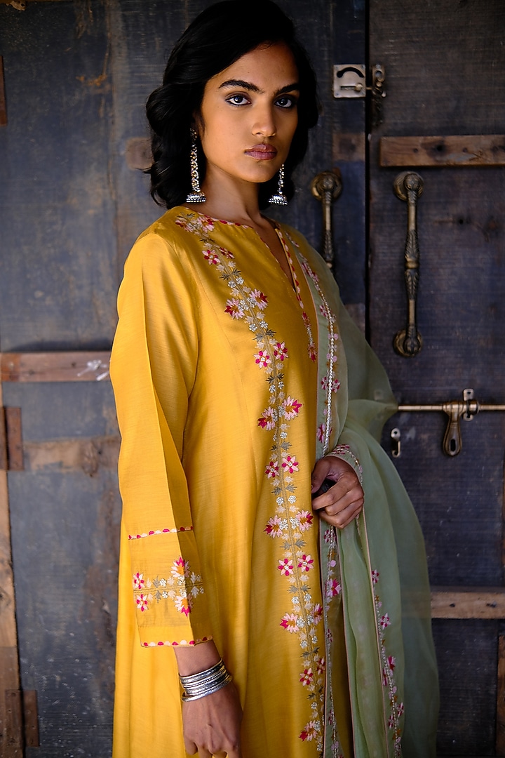 Yellow Embroidered Kurta Set by Shikha Mehta at Pernia's Pop Up Shop