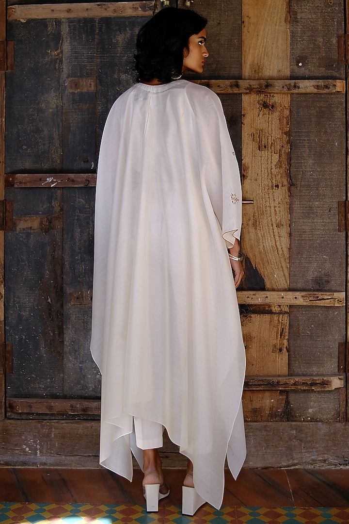 Ivory Embroidered Kaftan Set by Shikha Mehta at Pernia's Pop Up Shop