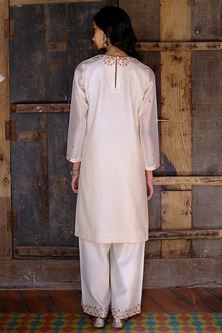 Ivory Embroidered Kurta Set by Shikha Mehta at Pernia's Pop Up Shop