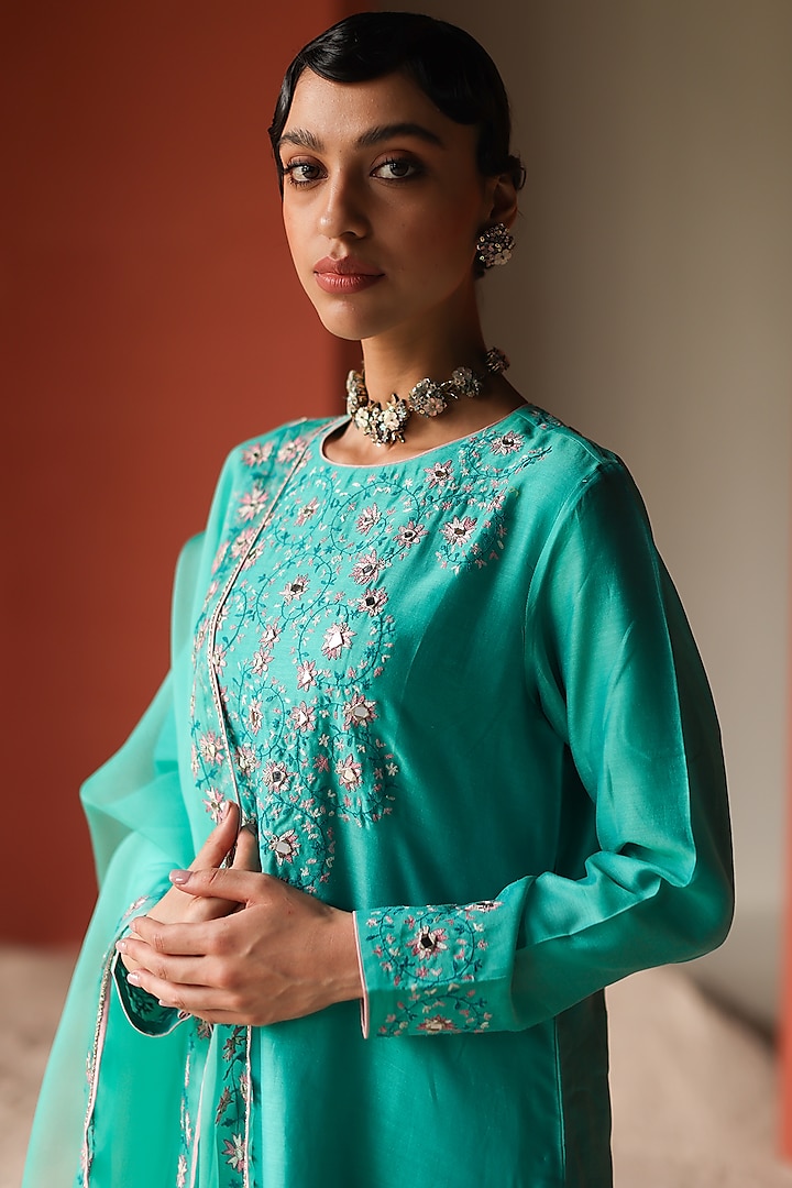 Turquoise Silk Chanderi Thread Embroidered Kurta Set by Shikha Mehta at Pernia's Pop Up Shop